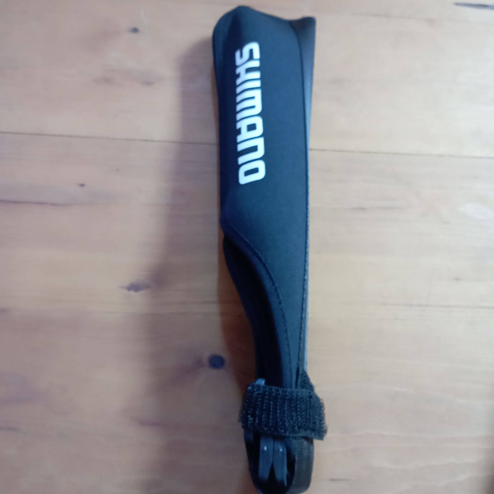 Mela Fish Shimano Logo Neopren Ayarlanabilir Lastikli Kamış Koruma Kılıfı